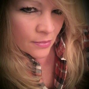 Meet your Posher, Romona